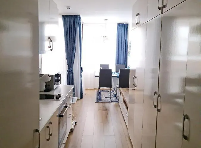 Gh Admiral Apartment *