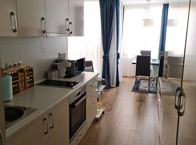 Gh Admiral Apartment *