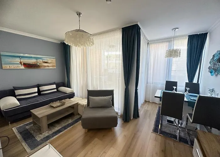 Gh Admiral Apartment *