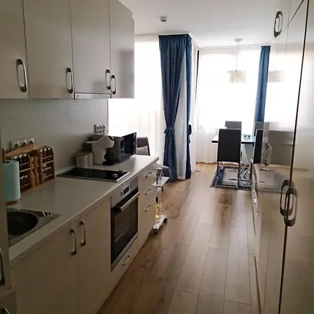 Gh Admiral Apartment *