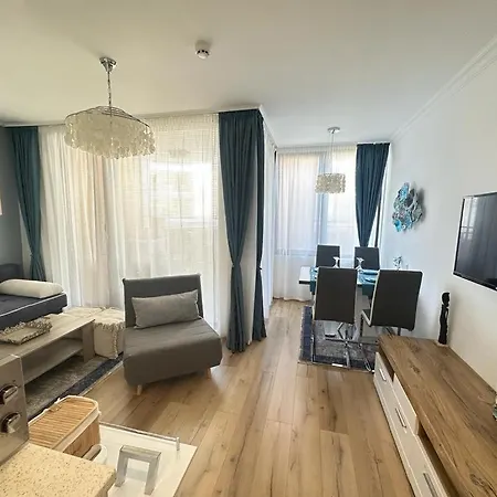 Gh Admiral Apartment *