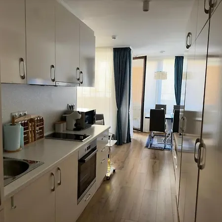 Gh Admiral Apartment *